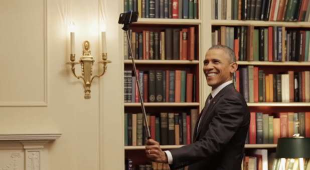 obama-selfie-stick.jpg